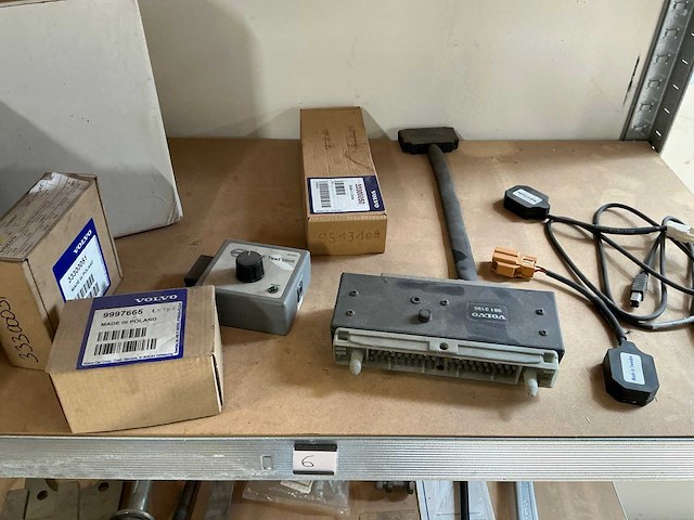 Magazijnstelling met volvo-special tools - afbeelding 38 van  40