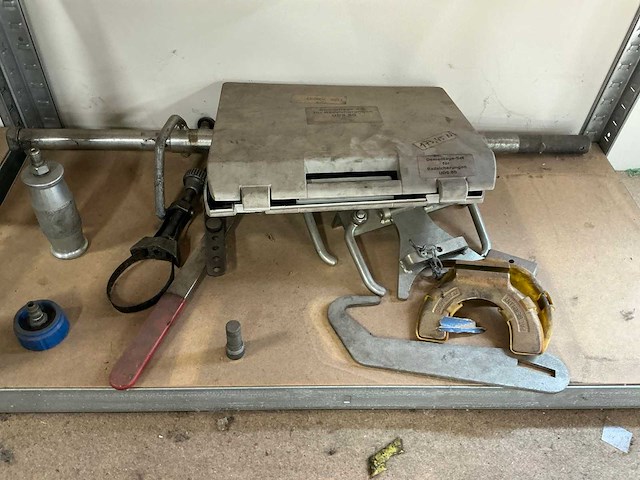 Magazijnstelling met volvo-special tools - afbeelding 40 van  40