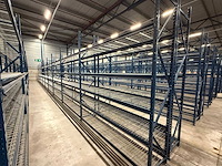 Magazijnstelling polypal breedvakstelling met roosters 4-secties