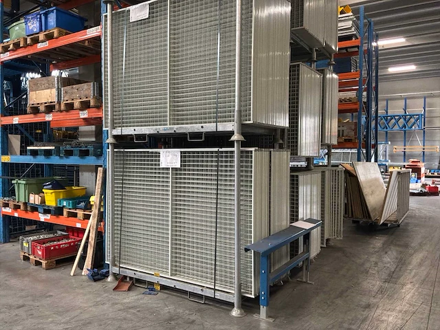 Magazijnstelling roosterkader valbeveiliging (46x) - afbeelding 1 van  4
