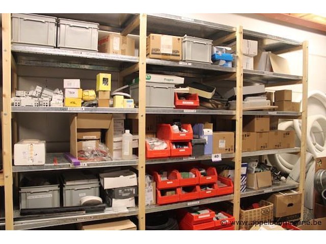 Magazijnstellingen (opslagrekken) – onbekend merk + diverse onderdelen - afbeelding 1 van  7