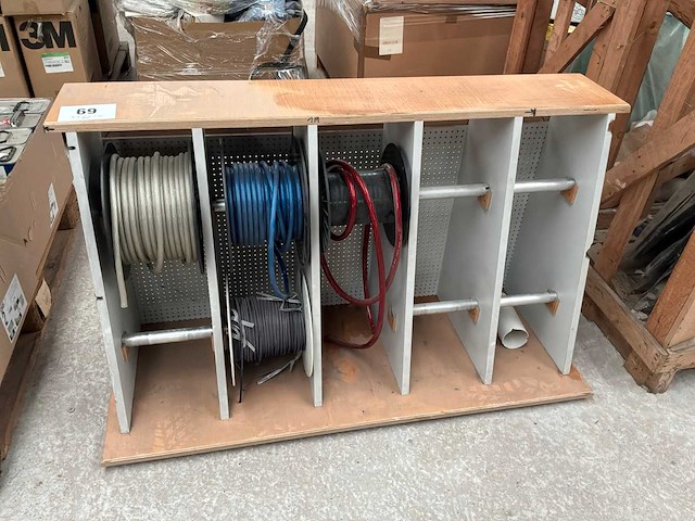 Magazijntje voor kabel op rol - afbeelding 1 van  2