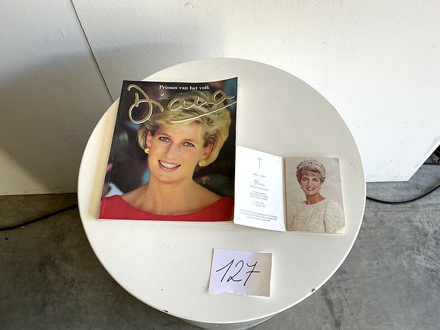 Magazine "diana" - afbeelding 1 van  1