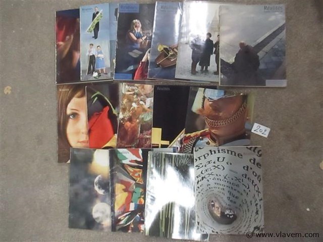 Magazines - afbeelding 1 van  3