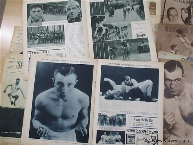 Magazines - afbeelding 2 van  3