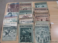 Magazines - afbeelding 1 van  3
