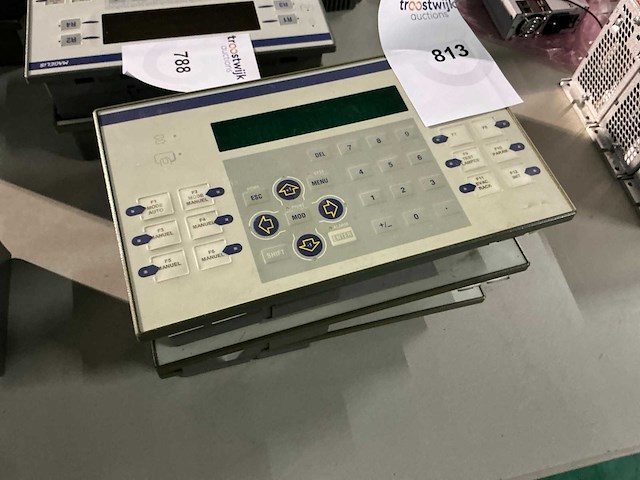 Magelis xbt p022110 bedieningspaneel (3x) - afbeelding 1 van  3