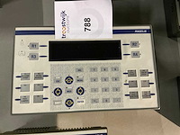 Magelis xbt pm027010 bedieningspaneel (2x) - afbeelding 2 van  4