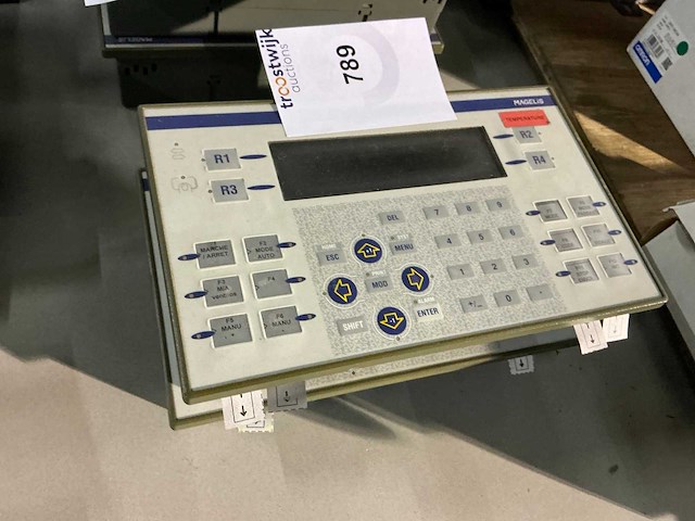 Magelis xbt pm027010 bedieningspaneel (2x) - afbeelding 2 van  4