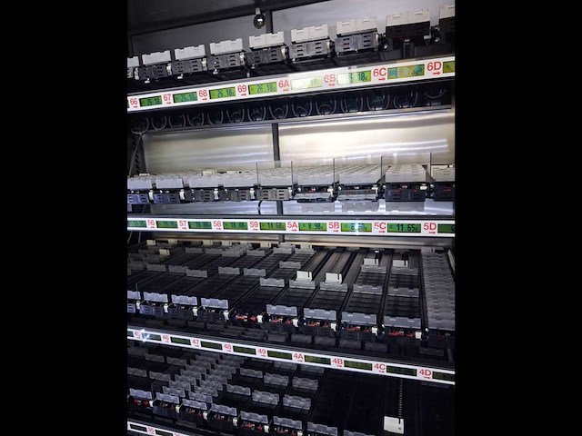 Magex bigstore 14 verkoopautomaat - afbeelding 7 van  13