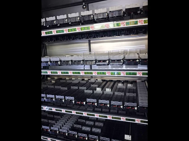 Magex bigstore 14 verkoopautomaat - afbeelding 7 van  13