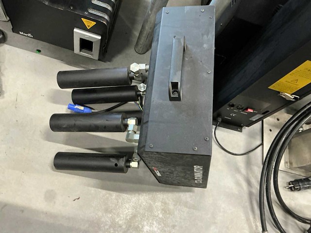 Magic fx dominator co2 jet - afbeelding 1 van  2