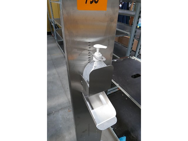 Magneetbord + rvs zeepdispenser - afbeelding 4 van  4