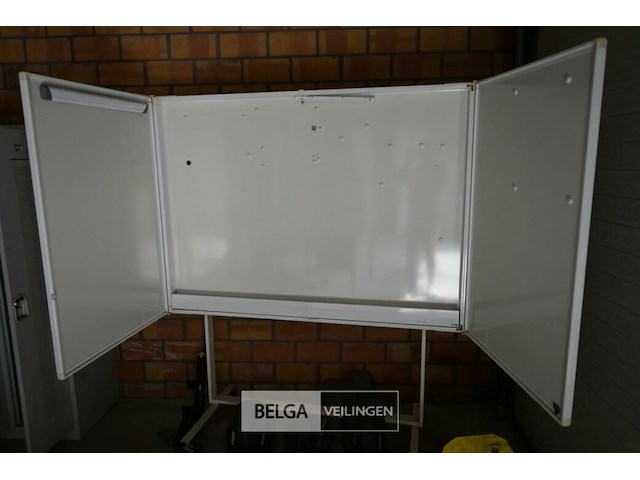 Magnetisch whiteboard met klapdeuren - afbeelding 1 van  2