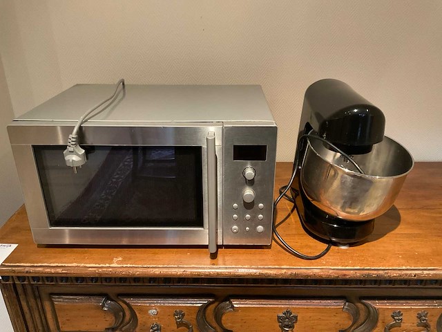 Magnetron en keukenrobot - afbeelding 1 van  3