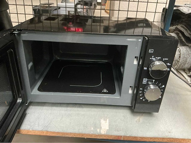 Magnetron en soepketel - afbeelding 5 van  7