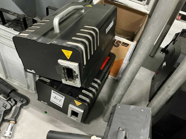 Magnum 2500 rookmachine (2x) - afbeelding 1 van  3