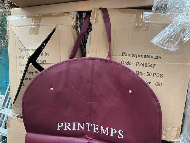 Maison printemps kledingcovers (675x) - afbeelding 2 van  3