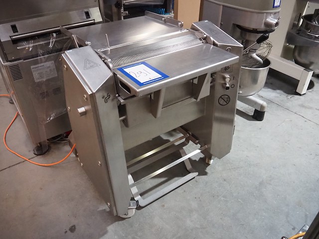 Maja - afbeelding 1 van  6