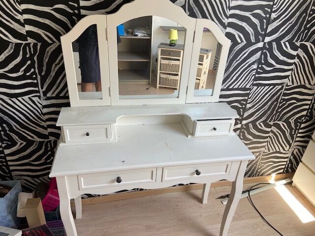 Make-up tafel - afbeelding 1 van  1