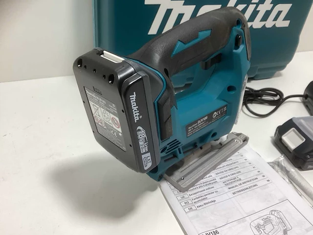 Makita - djv186 - decoupeerzaag - afbeelding 5 van  5