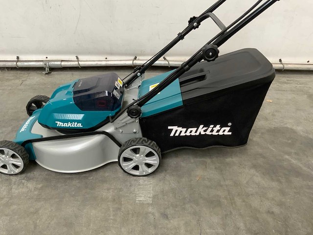 Makita - dlm463 - grasmaaier met 2x 18v accu en 1x lader - afbeelding 10 van  14