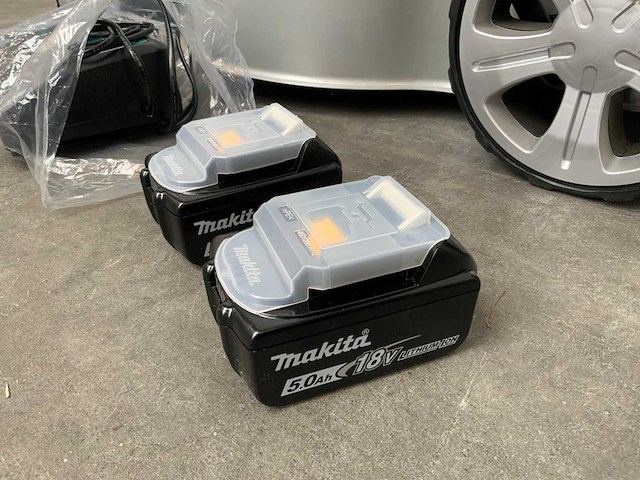 Makita - dlm463 - grasmaaier met 2x 18v accu en 1x lader - afbeelding 4 van  14