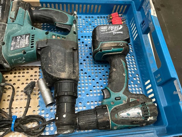 Makita - screw drill - afbeelding 1 van  2