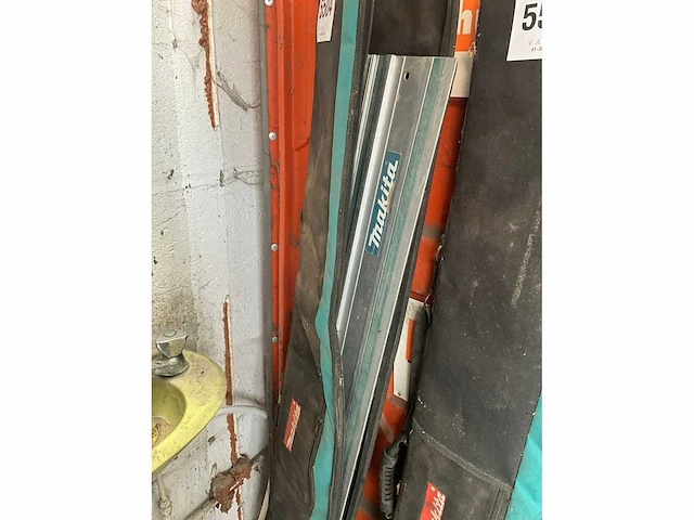 Makita 140 geleide rail - afbeelding 1 van  4