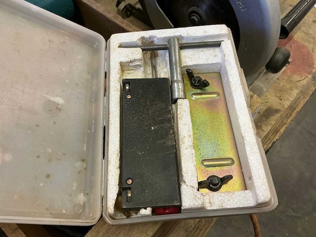 Makita 1805b schaafmachine - afbeelding 4 van  4