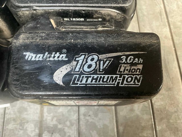 Makita 18v-3.0h accu (10x) - afbeelding 2 van  2