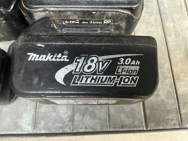 Makita 18v-3.0h accu (8x) - afbeelding 2 van  3