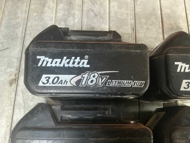 Makita 18v-3.0h accu (8x) - afbeelding 3 van  3