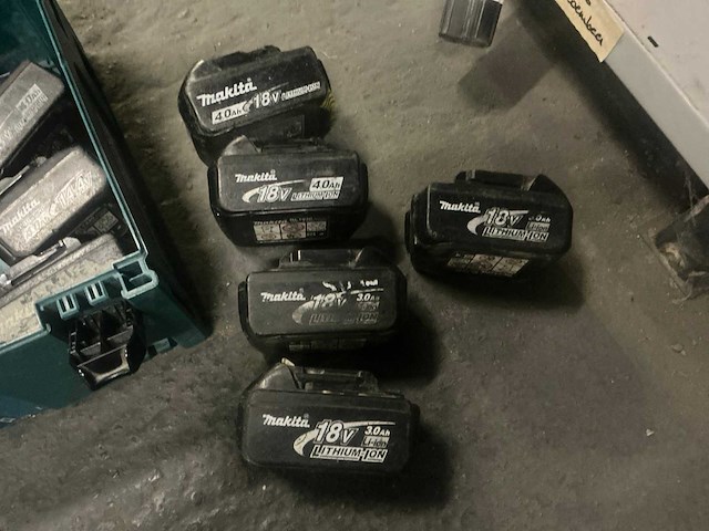 Makita 18v batterij (12x) - afbeelding 2 van  4