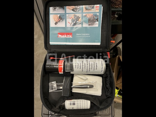 Makita 194852-0 reinigingskit voor gas tackers - afbeelding 1 van  4