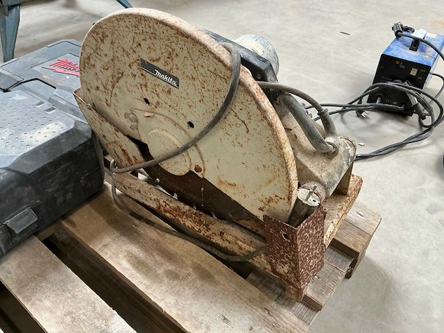 Makita 2416s afkortcirkelzaagmachine - afbeelding 4 van  4