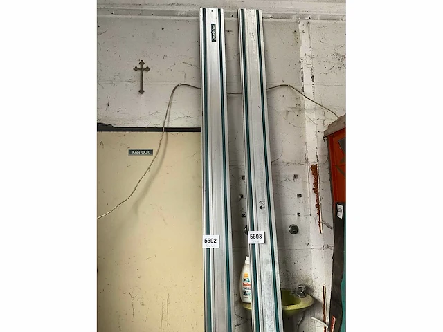 Makita 300 geleide rail - afbeelding 1 van  4