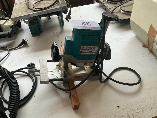 Makita 3600b bovenfrees - afbeelding 1 van  3