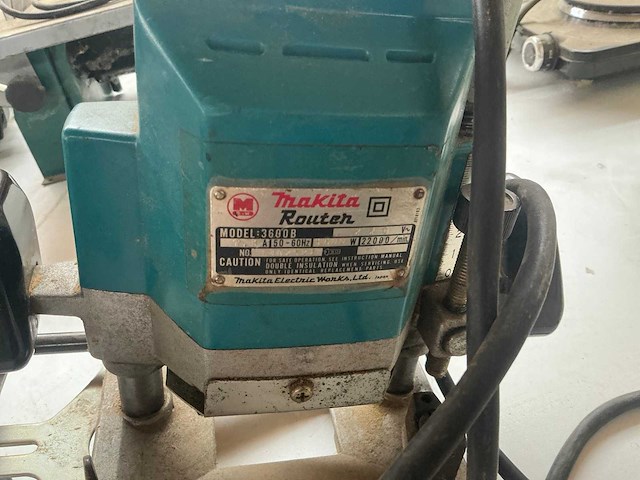 Makita 3600b bovenfrees - afbeelding 2 van  3