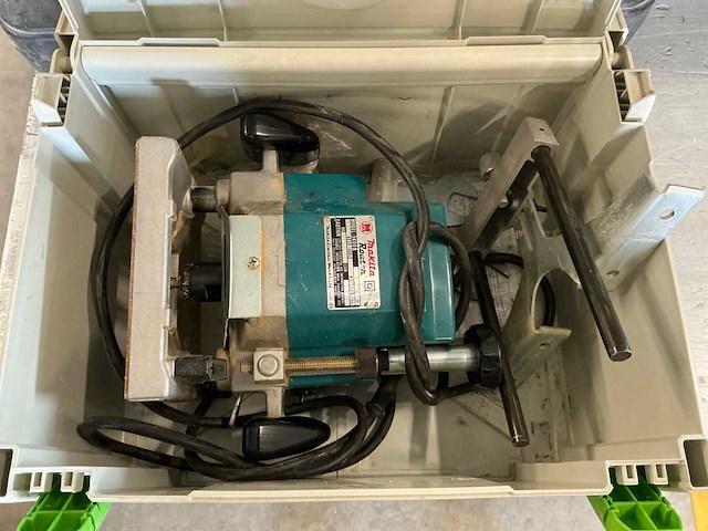 Makita 3600b bovenfrees - afbeelding 1 van  5