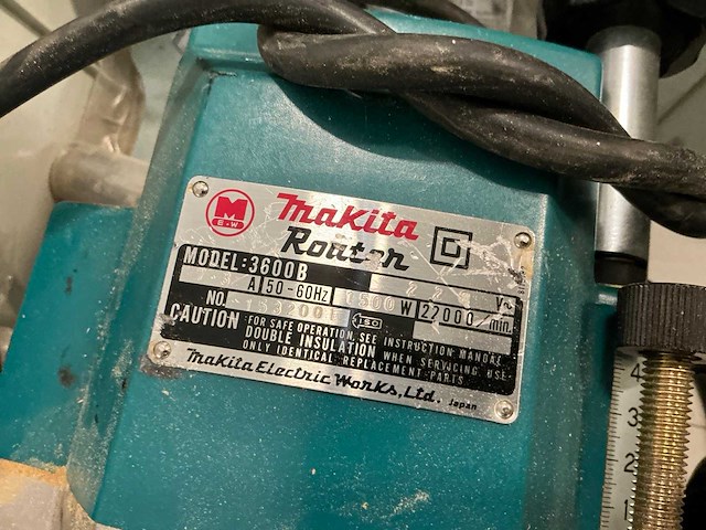 Makita 3600b bovenfrees - afbeelding 3 van  5
