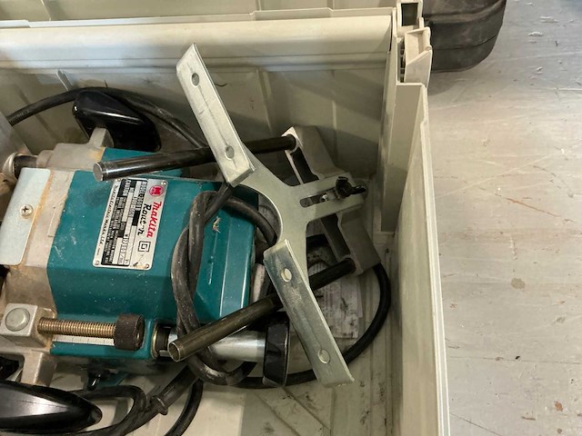 Makita 3600b bovenfrees - afbeelding 4 van  5