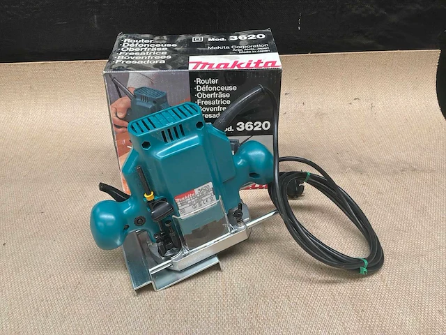 Makita 3620 bovenfrees - afbeelding 2 van  5