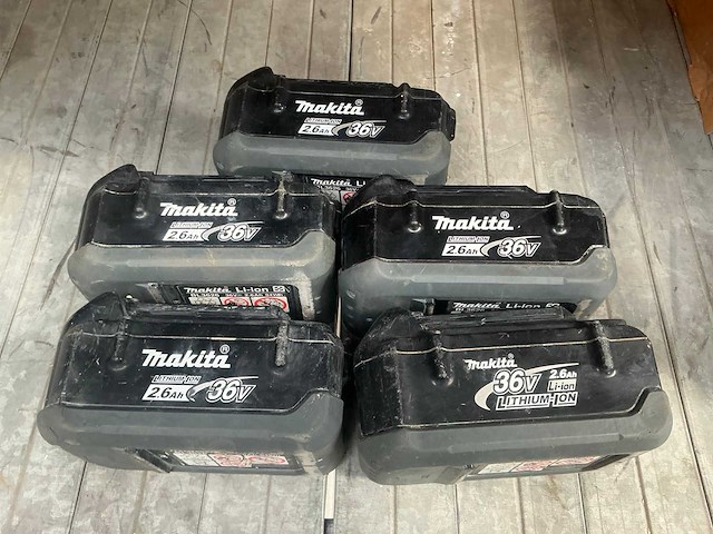 Makita 36v-2.6ah accu (5x) - afbeelding 1 van  3