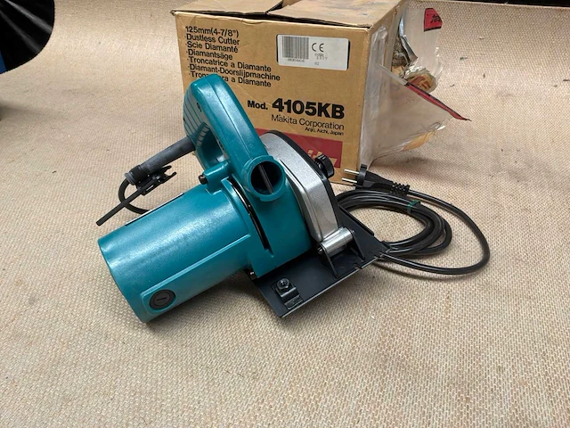 Makita 4105kb diamant doorslijpmachine - afbeelding 3 van  7