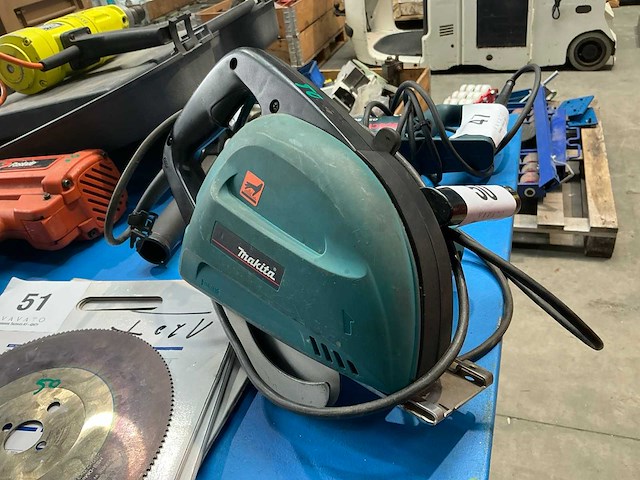 Makita 4131 metaal cirkelzaagmachine - afbeelding 1 van  2