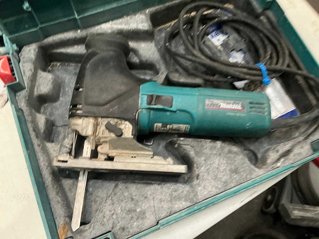 Makita 4341ct decoupeerzaag - afbeelding 2 van  3