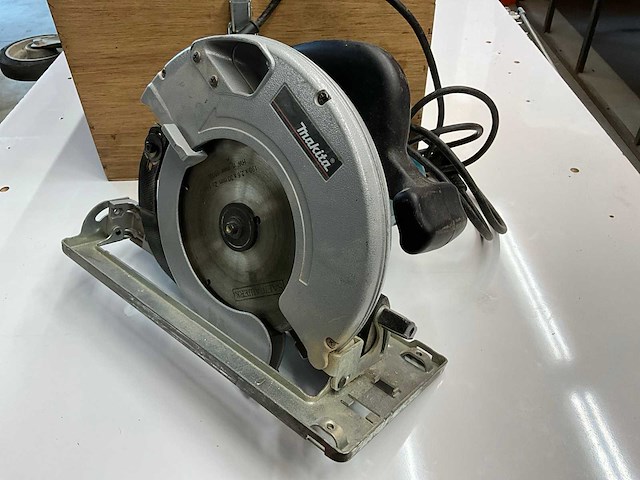 Makita 5705r cirkelzaagmachine - afbeelding 1 van  5