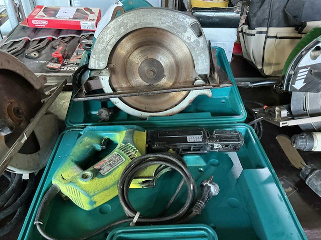 Makita 59008 + 6833 afkortzaag + schroefautomaat (2x) - afbeelding 1 van  5