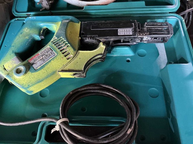 Makita 59008 + 6833 afkortzaag + schroefautomaat (2x) - afbeelding 2 van  3